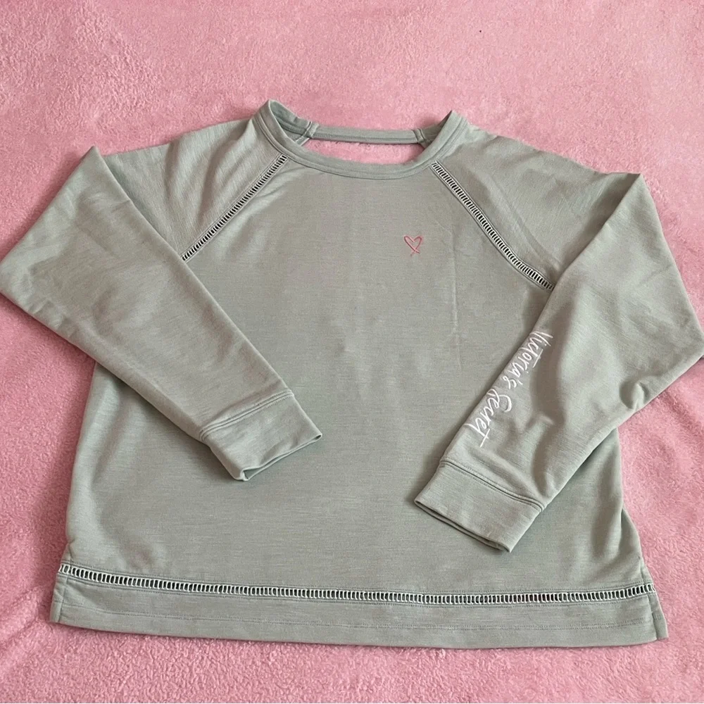 💎🧚♀️✨ VICTORIA’S SECRET Mint Open-Back Sweater Size S - Picture 5 of 11